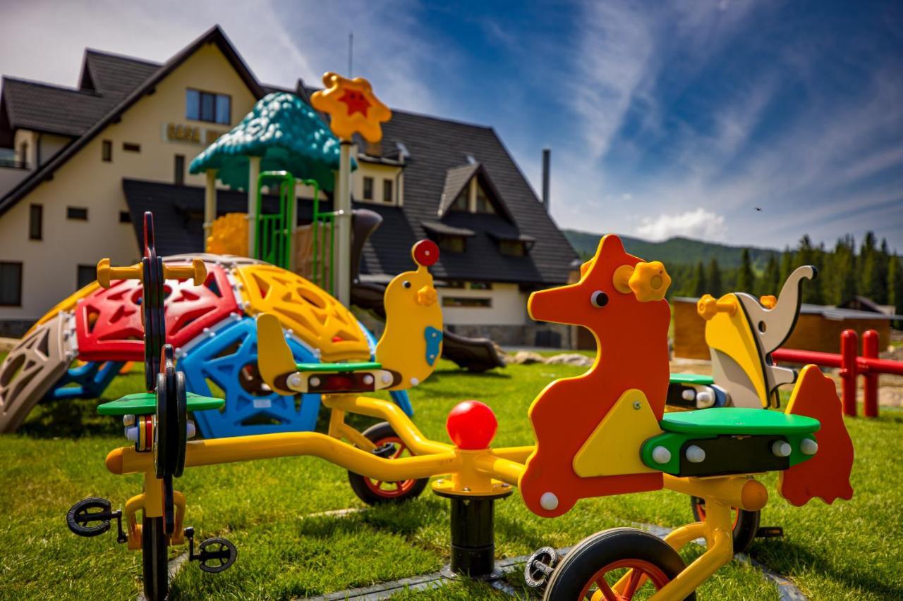 Hotel Casa Iustin Moroeni Zewnętrze zdjęcie