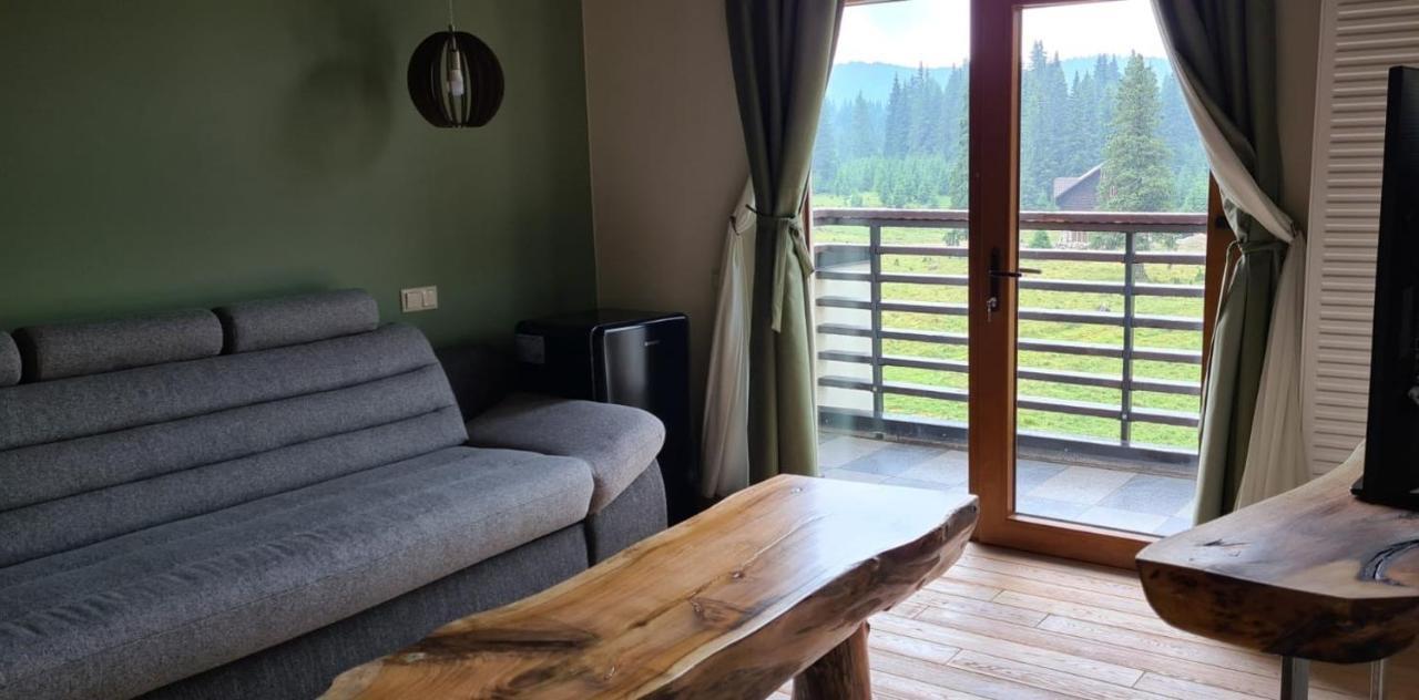 Hotel Casa Iustin Moroeni Zewnętrze zdjęcie
