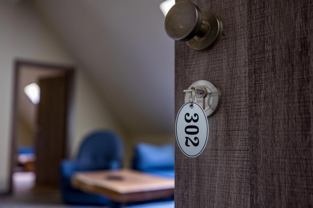 Hotel Casa Iustin Moroeni Zewnętrze zdjęcie