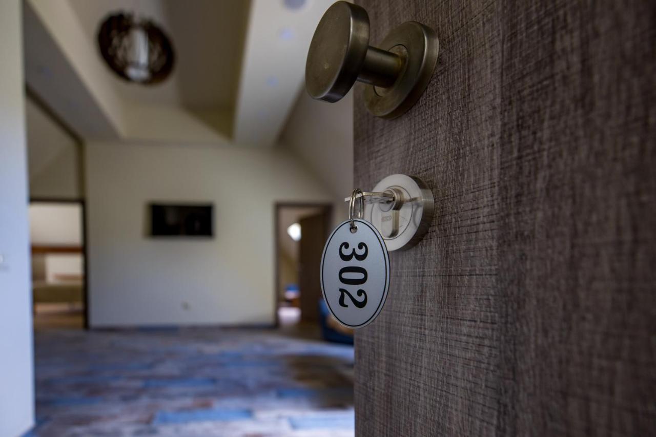 Hotel Casa Iustin Moroeni Zewnętrze zdjęcie