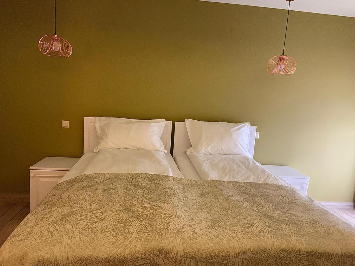 Hotel Casa Iustin Moroeni Zewnętrze zdjęcie