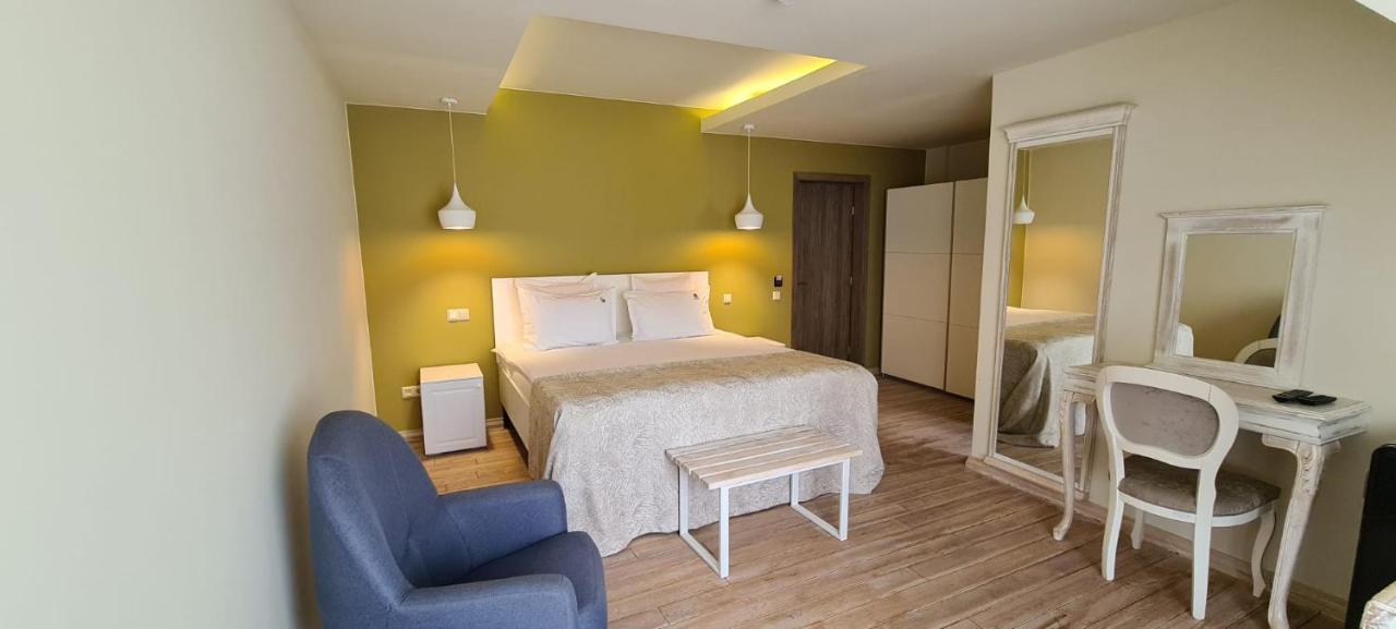 Hotel Casa Iustin Moroeni Zewnętrze zdjęcie