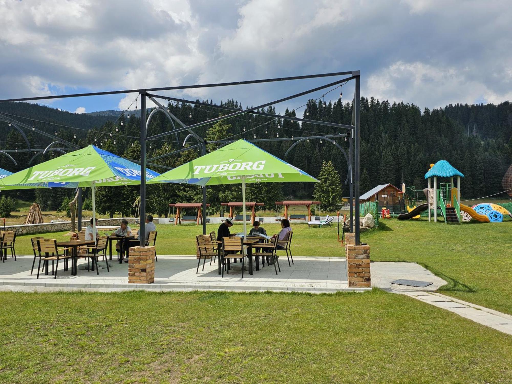 Hotel Casa Iustin Moroeni Zewnętrze zdjęcie